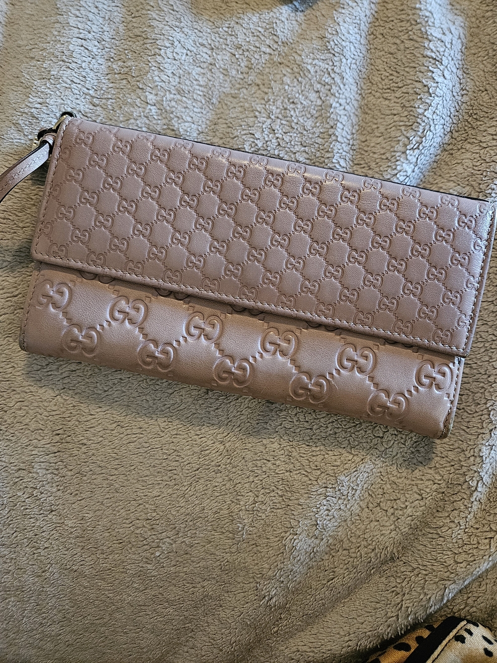 Gucci Embossed Leather Zip Wallet Empriente In Blush